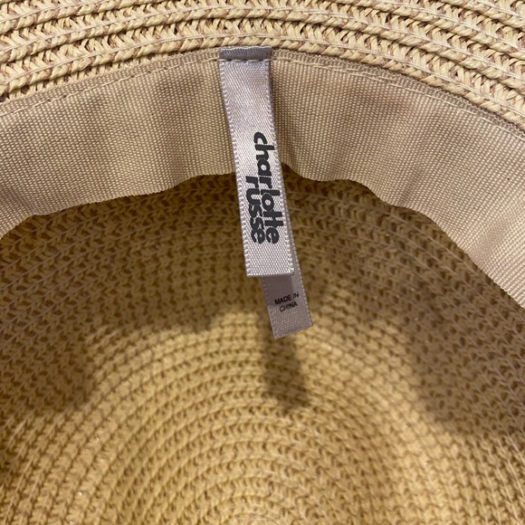 Charlotte Russe oversized floppy straw sun hat - Picture 3 of 3